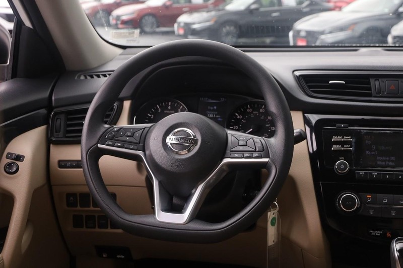 Nissan Rogue Vehicle Image 21