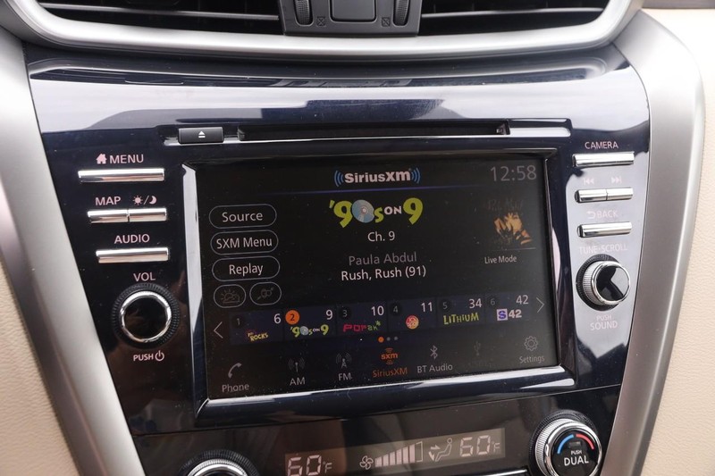 Nissan Murano Vehicle Image 17