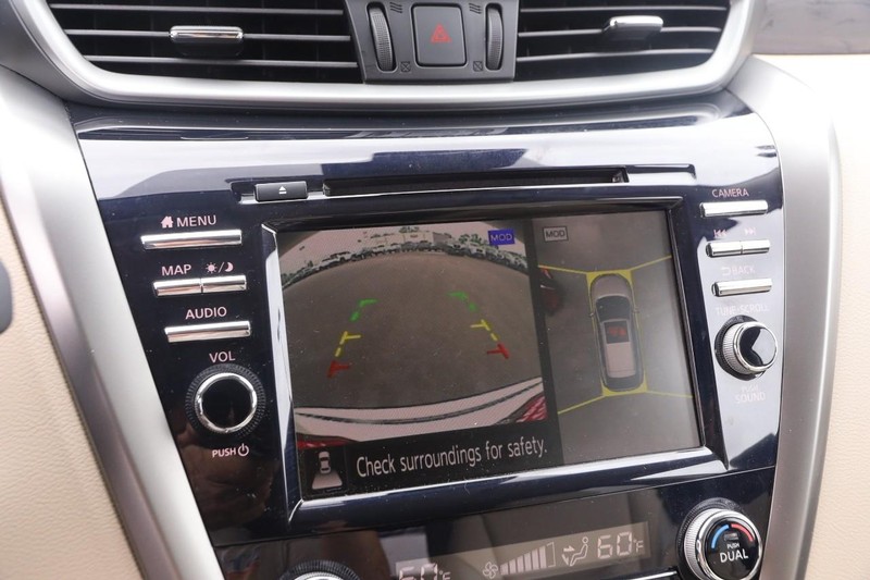 Nissan Murano Vehicle Image 18