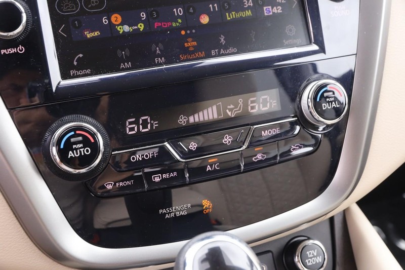 Nissan Murano Vehicle Image 19