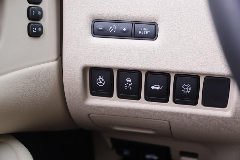 Nissan Murano Vehicle Image 21