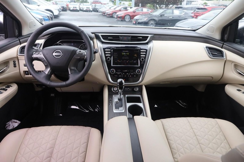 Nissan Murano Vehicle Image 22