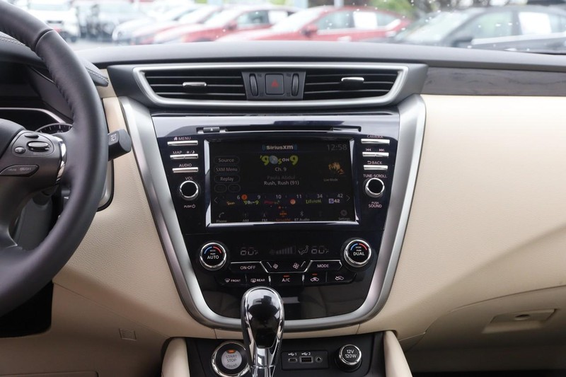 Nissan Murano Vehicle Image 25