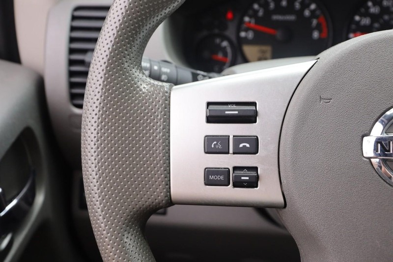 Nissan Frontier Vehicle Image 11