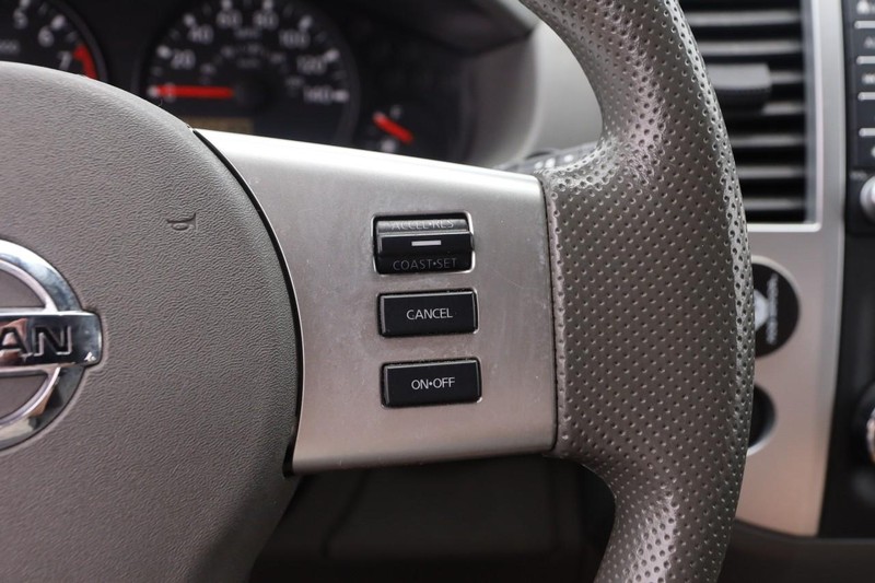 Nissan Frontier Vehicle Image 12