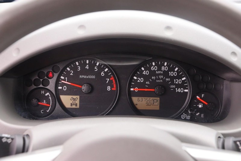 Nissan Frontier Vehicle Image 13