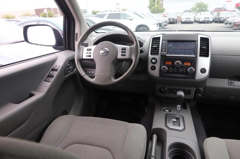 Nissan Frontier Vehicle Image 21
