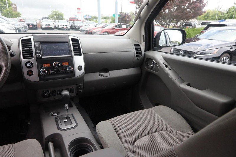 Nissan Frontier Vehicle Image 24
