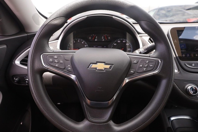 Chevrolet Malibu Vehicle Image 11