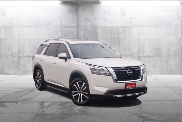Used 2023 Nissan Pathfinder Platinum with VIN 5N1DR3DH8PC270994 for sale in Hazelwood, MO