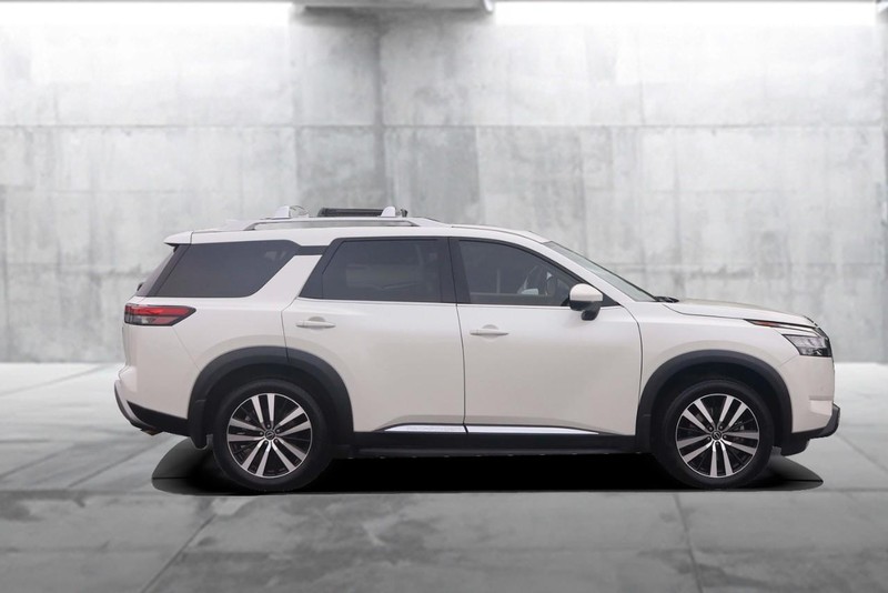 Nissan Pathfinder Vehicle Image 05