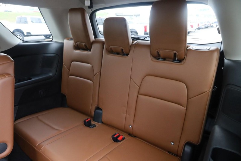 Nissan Pathfinder Vehicle Image 11