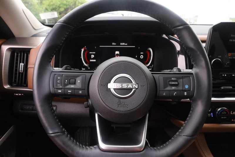 Nissan Pathfinder Vehicle Image 13