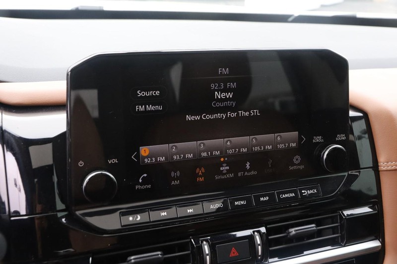 Nissan Pathfinder Vehicle Image 18