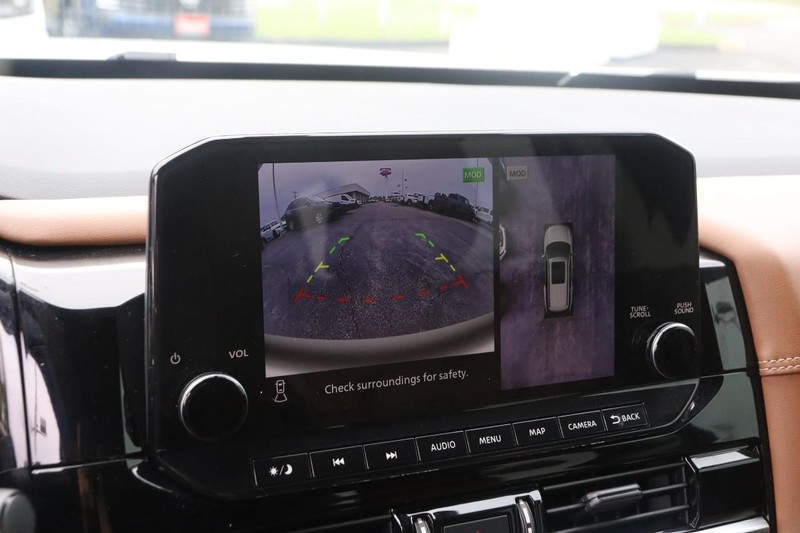 Nissan Pathfinder Vehicle Image 19