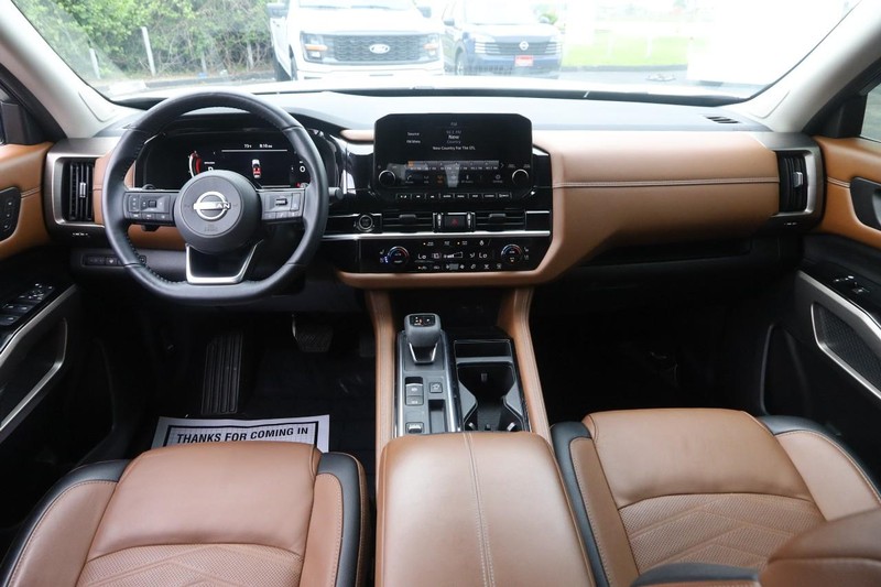 Nissan Pathfinder Vehicle Image 23