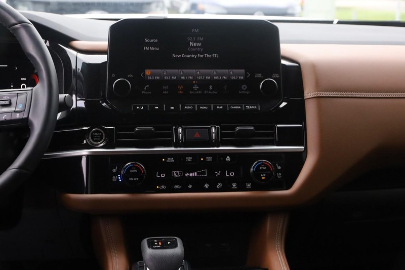 Nissan Pathfinder Vehicle Image 26