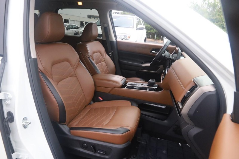 Nissan Pathfinder Vehicle Image 29