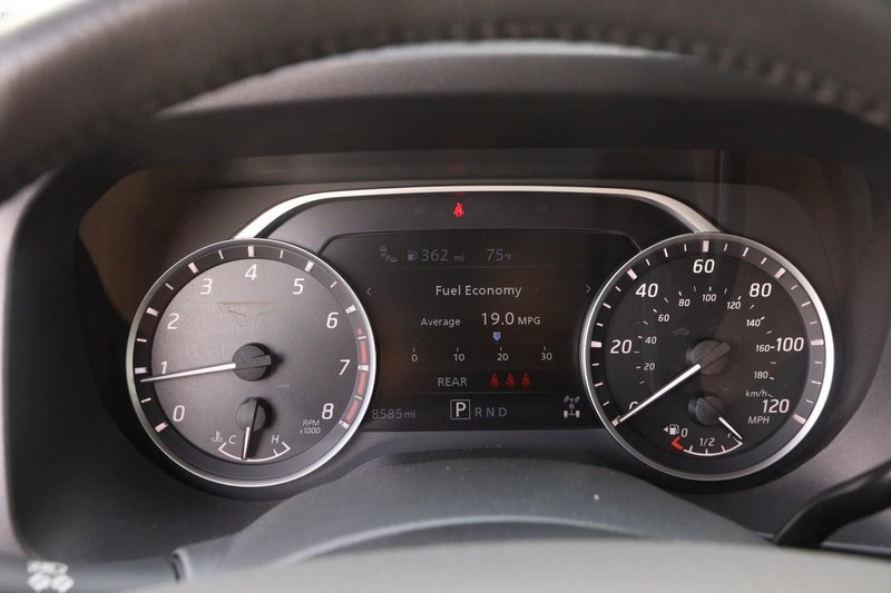 Nissan Titan Vehicle Image 13