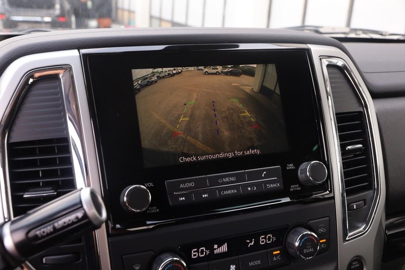 Nissan Titan Vehicle Image 16