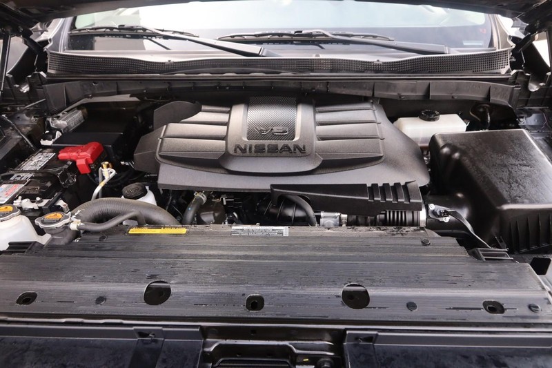 Nissan Titan Vehicle Image 26