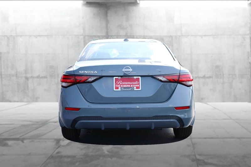 Nissan Sentra Vehicle Image 06
