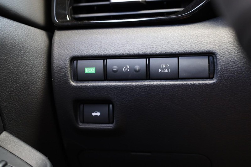 Nissan Sentra Vehicle Image 19