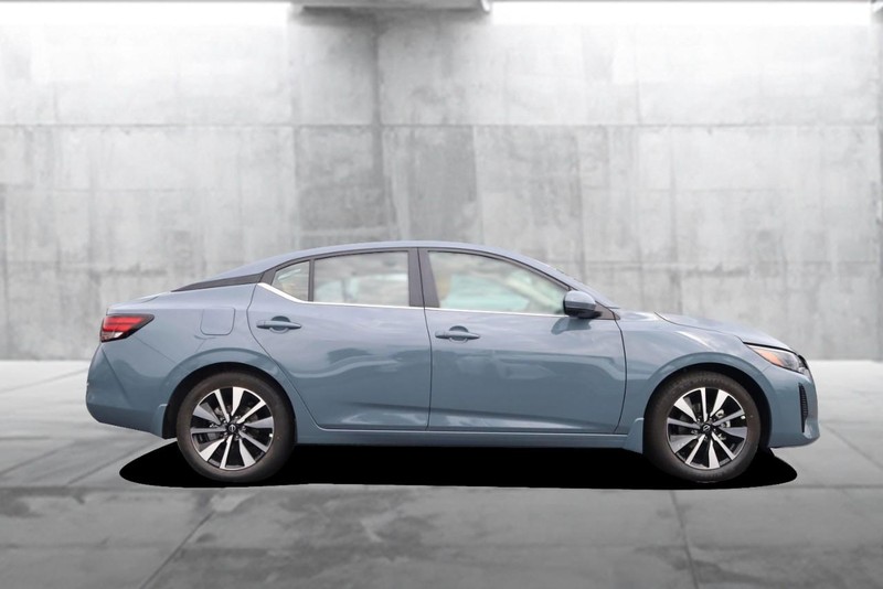 Nissan Sentra Vehicle Image 05