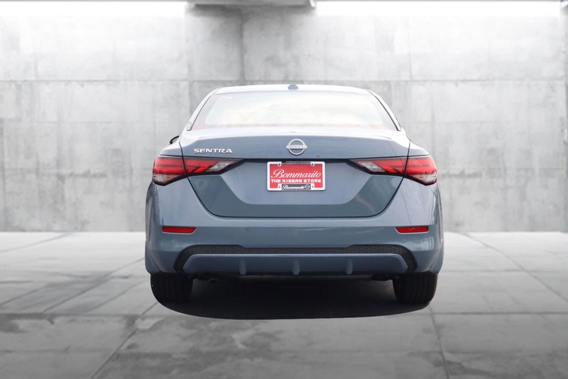 Nissan Sentra Vehicle Image 06