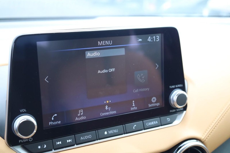 Nissan Sentra Vehicle Image 19