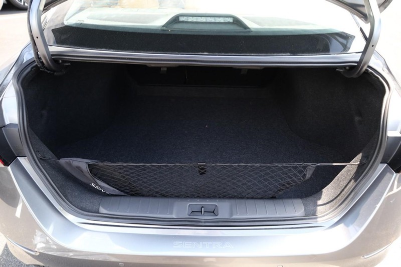 Nissan Sentra Vehicle Image 07