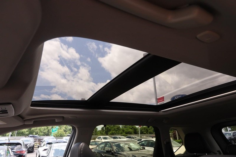 Nissan Rogue Vehicle Image 09