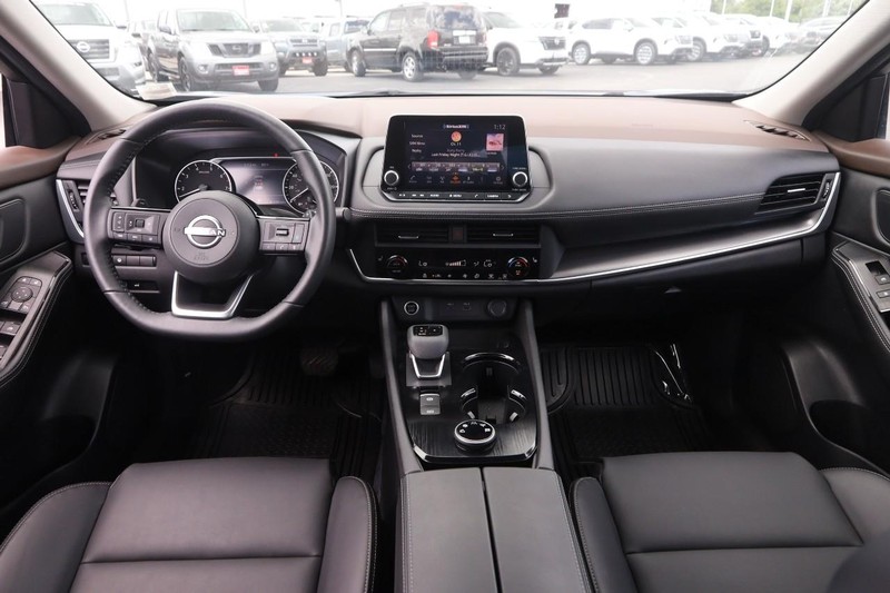 Nissan Rogue Vehicle Image 22