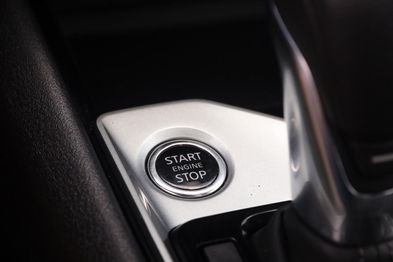 Nissan Altima Vehicle Image 17