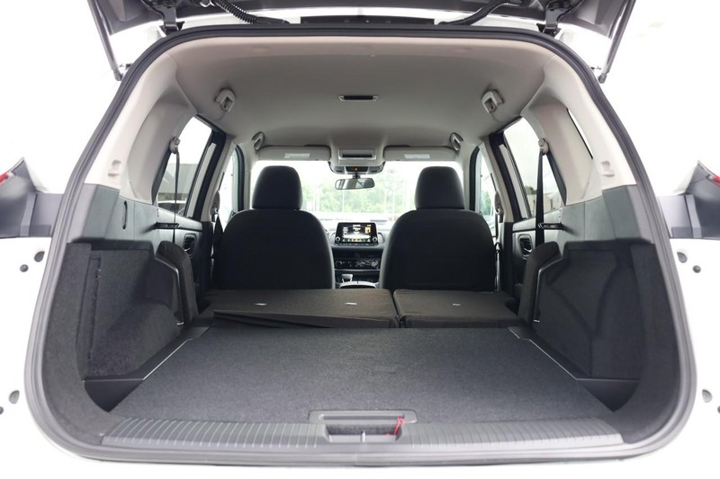 Nissan Rogue Vehicle Image 09