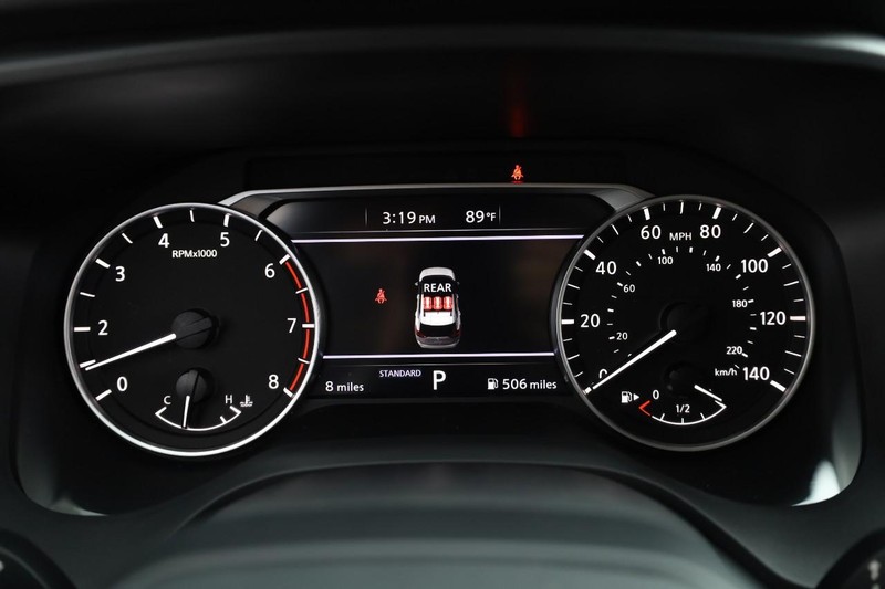 Nissan Rogue Vehicle Image 12