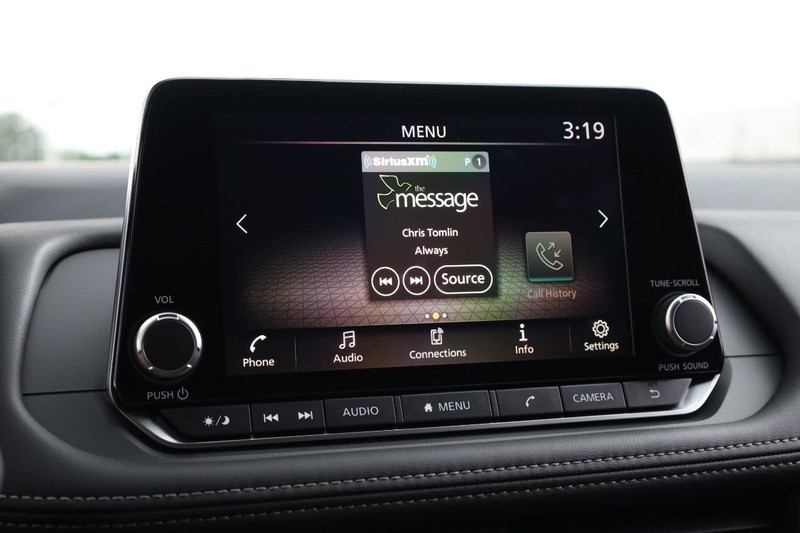 Nissan Rogue Vehicle Image 13
