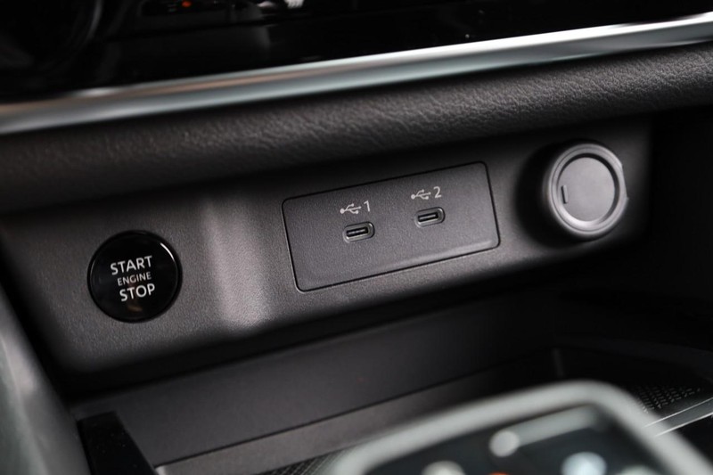 Nissan Rogue Vehicle Image 16