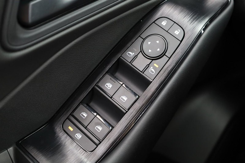 Nissan Rogue Vehicle Image 19