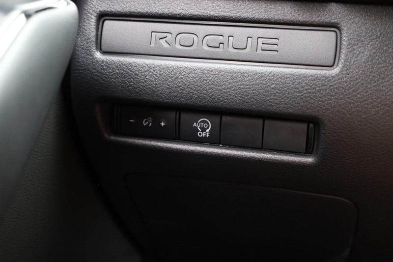 Nissan Rogue Vehicle Image 20