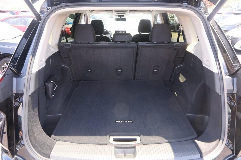 Nissan Rogue Vehicle Image 07
