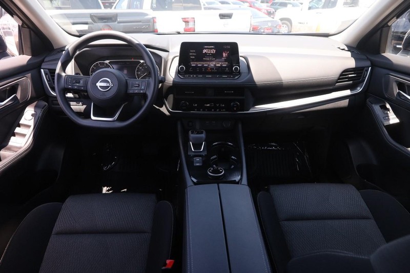 Nissan Rogue Vehicle Image 20