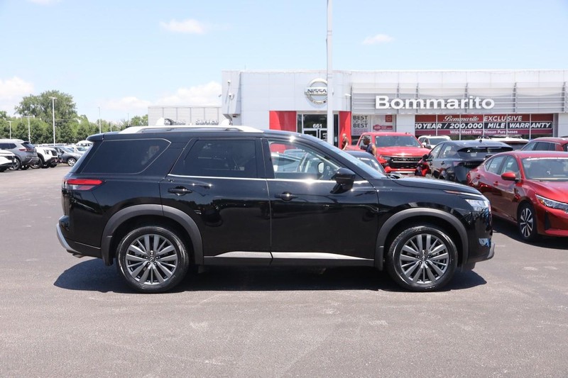 Nissan Pathfinder Vehicle Image 05