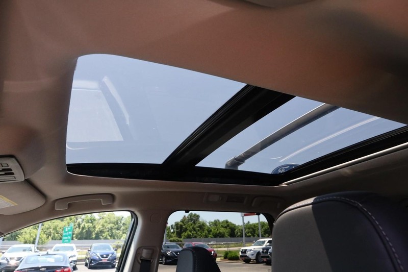 Nissan Pathfinder Vehicle Image 10