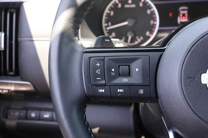 Nissan Pathfinder Vehicle Image 15