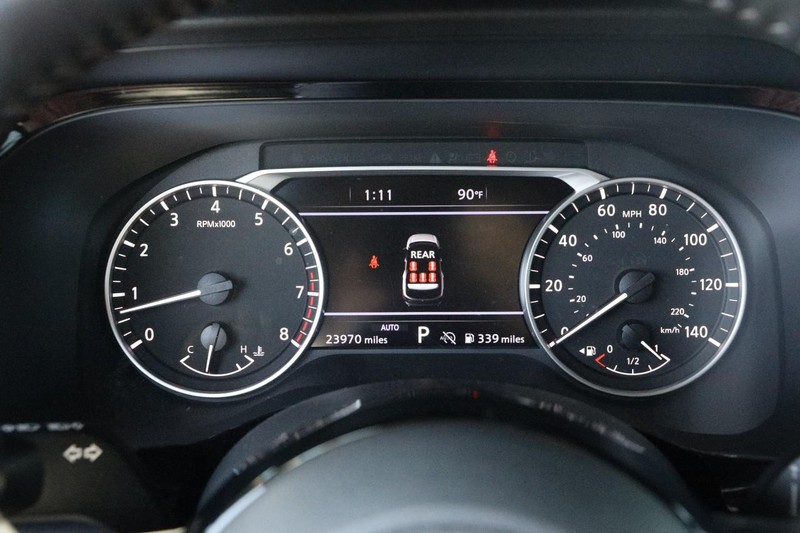 Nissan Pathfinder Vehicle Image 17