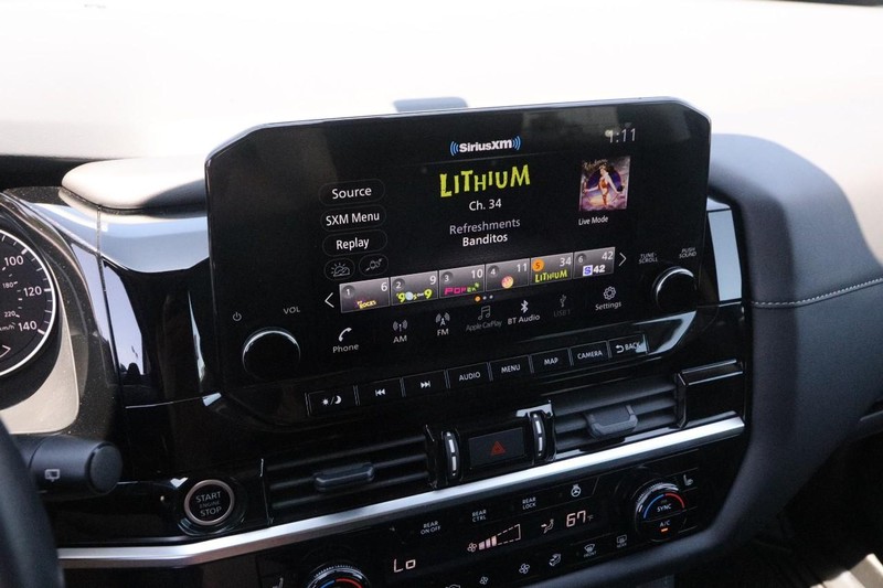 Nissan Pathfinder Vehicle Image 18