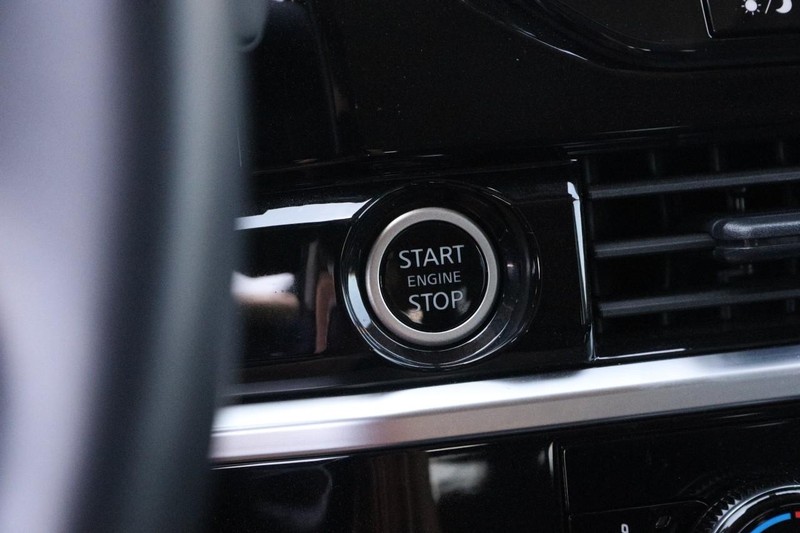 Nissan Pathfinder Vehicle Image 21