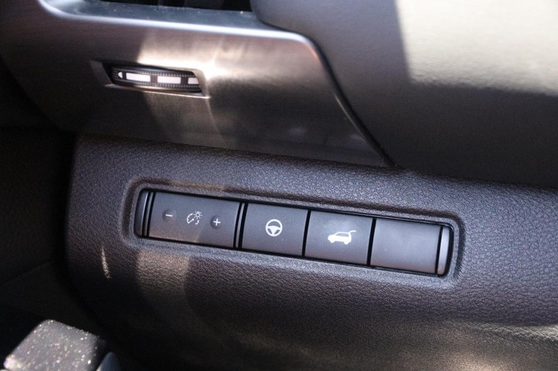 Nissan Pathfinder Vehicle Image 23