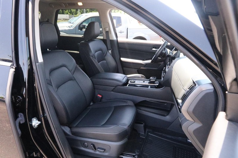 Nissan Pathfinder Vehicle Image 29